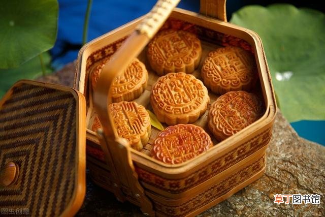 月饼的来历 中秋节吃的月饼是怎样来的