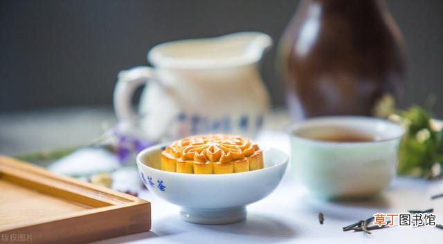 月饼的来历 中秋节吃的月饼是怎样来的