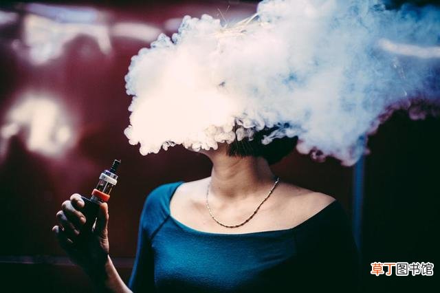 电子烟与传统香烟相比谁的危害更大 电子烟的危害究竟有多大