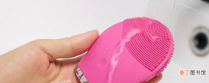 用热水洗脸为什么有皱纹