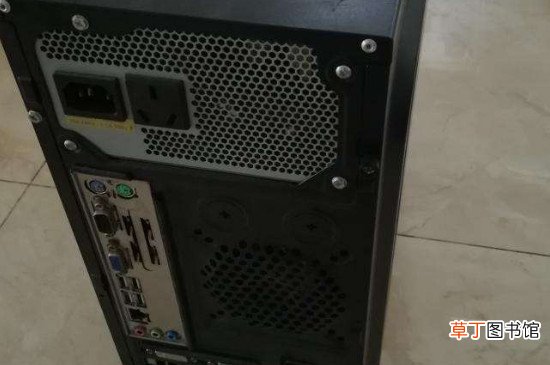 电脑主机启动没开键盘鼠标都亮