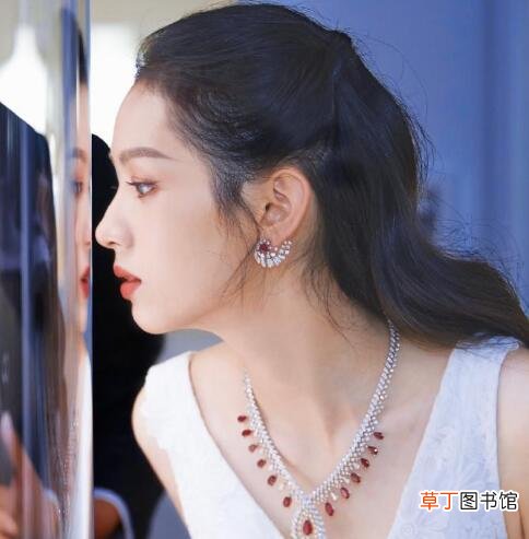周也大学毕业了吗她现在发展方向是什么 周也北电哪一级