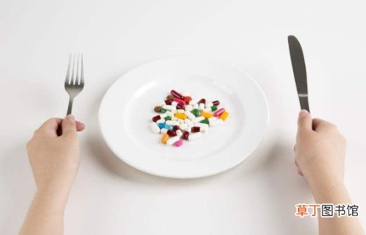 为什么连续服药需要间隔4-6小时？