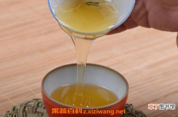 一杯清水辨别蜂蜜真假 如何监别蜂蜜真假