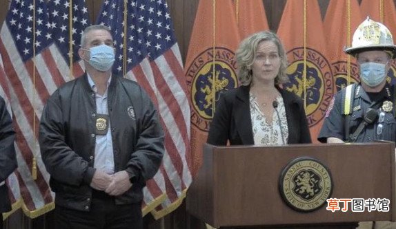 家里着火首先应该做什么 美国一住宅被大火吞噬致3人当场遇难