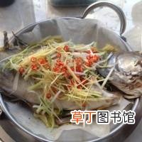 清蒸鱼的家常做法 清蒸鲑鱼最正宗的做法
