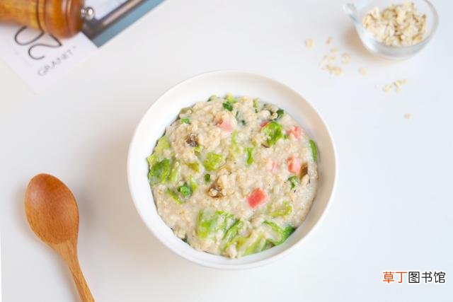 超市买的生燕麦怎么煮 燕麦粥的做法大全