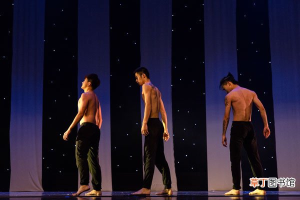 男孩学街舞还是现代舞