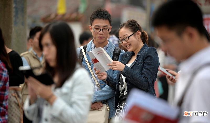 怎么拍一寸证件照图片 拍证件照可以戴眼镜吗