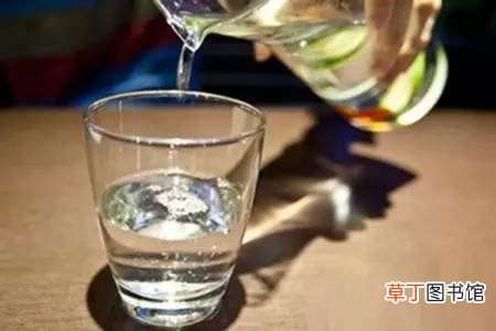 半夜喝水对身体好吗-半夜喝水对身体好不好
