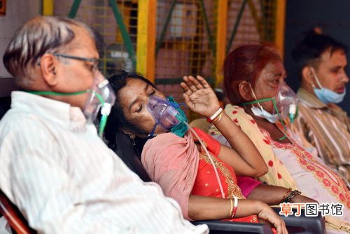 印度日增确诊超41万例 印度日增新冠死亡病例数首破4000