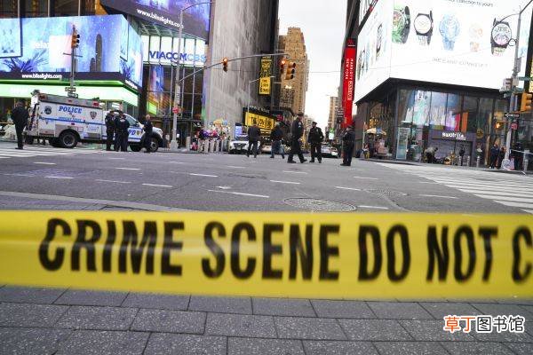 女童目前情况怎么样？ 美国纽约时报广场4岁女童中枪