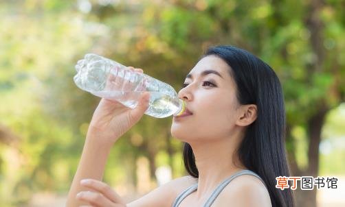好像只有中国人不能喝凉水 推崇喝热水竟然也会致癌