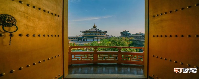 日暮汉宫传蜡烛轻烟散入五侯家运用了什么写作手法 日暮汉宫传蜡烛轻烟散入五侯家运用的写作手法