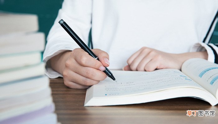 蝴蝶有一面小镜子主要讲了什么内容