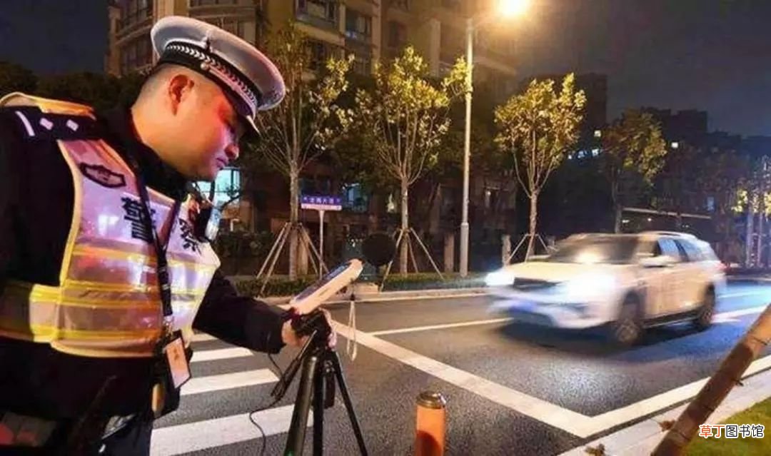 车子太吵也要挨罚，罚200元扣3分，交警新规你支持吗？