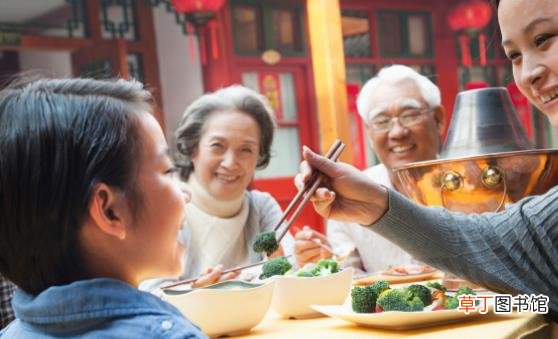 站着吃饭是否更容易消化 吃饭的四项基本原则分享