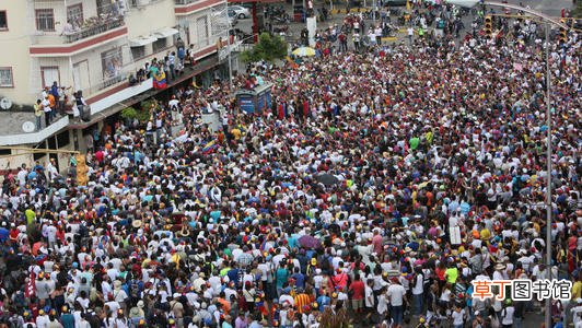 中国男比女多3490万人 中国仍是世界第一人口大国