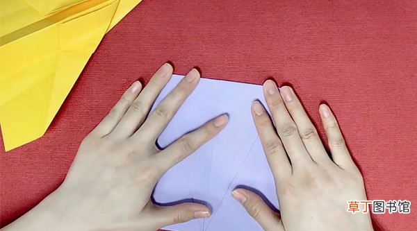 直线纸飞机怎么折