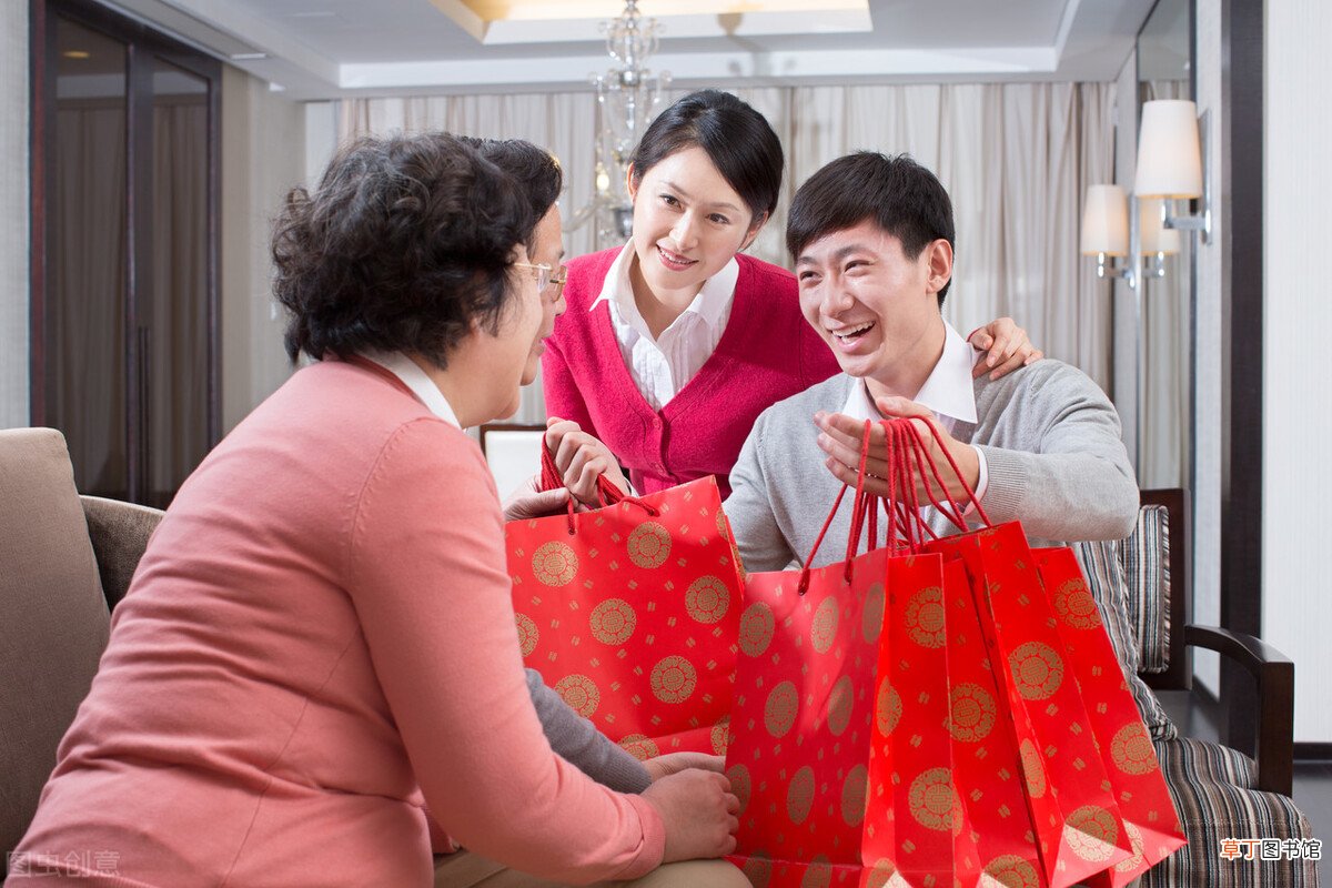 看望病人带什么礼物比较实用合适 探望病人买三样东西