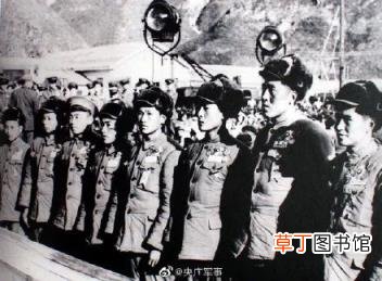 关于军人的诗句名言 名人赞美军人的经典诗句