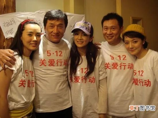 回顾众星援助汶川:吴京累到一顿吃7个馒头,周迅包几千个粽子