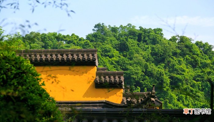 孤山寺遇雨的翻译