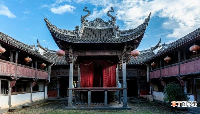 顷刻间千秋事业方寸地万里江山描写的是
