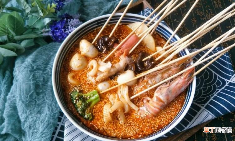 钵钵鸡主要串什么菜