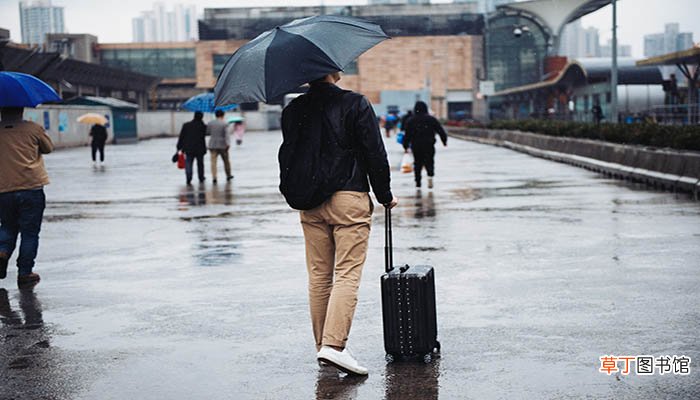 风雨不相似 山水不相逢什么意思