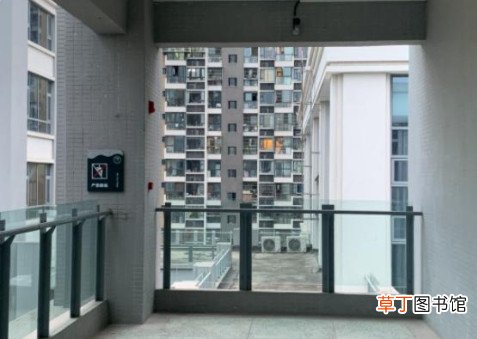 成都49中学生死亡真相 成都中学生坠亡跳楼前疑数次割腕
