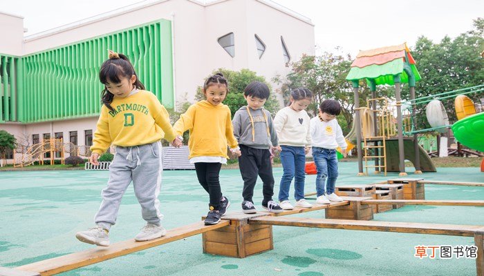 幼儿园班额标准
