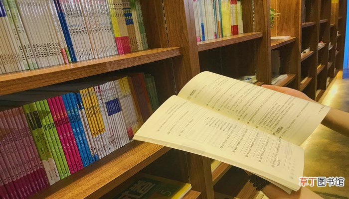 两个黄鹂鸣翠柳全诗诗意