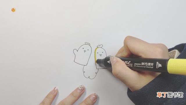 小鸡手套简笔画