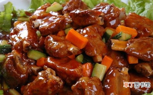 红烧排骨是家庭中不可缺的菜 红烧排骨的简单做法
