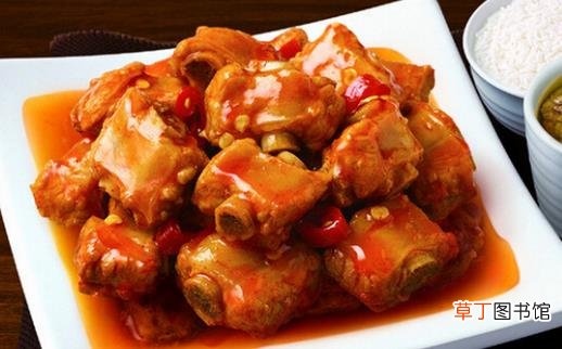 红烧排骨是家庭中不可缺的菜 红烧排骨的简单做法