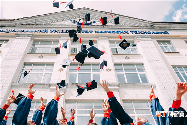 到法国留学一年的学费是多少