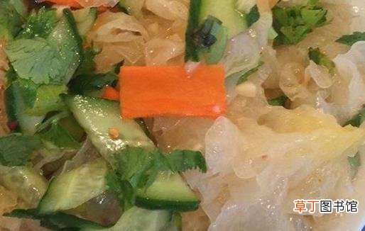 银耳做凉拌菜爽口好下饭 美味轻松端上桌