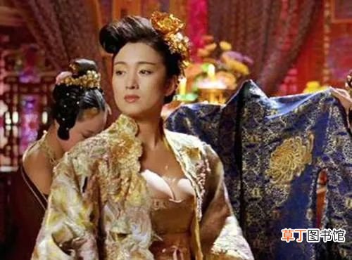 张艺谋身边的女人，要用放大镜看