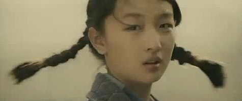 张艺谋身边的女人，要用放大镜看