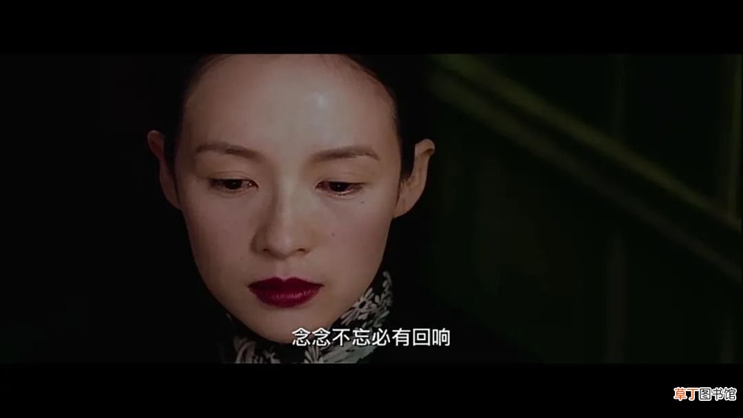 张艺谋身边的女人，要用放大镜看