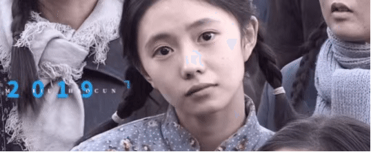 张艺谋身边的女人，要用放大镜看