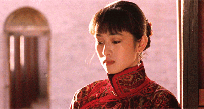 张艺谋身边的女人，要用放大镜看