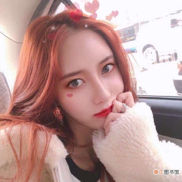 王思聪连续被撞陪前女友逛街，女方纯真似初恋