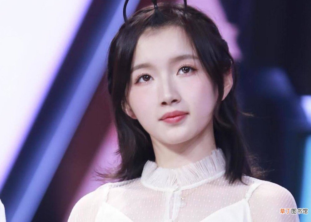 恋爱中?李浩菲付伟伦街边拥吻被拍