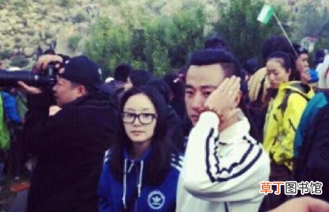 黄轩与女友罕同框，女方被指神似陈妍希
