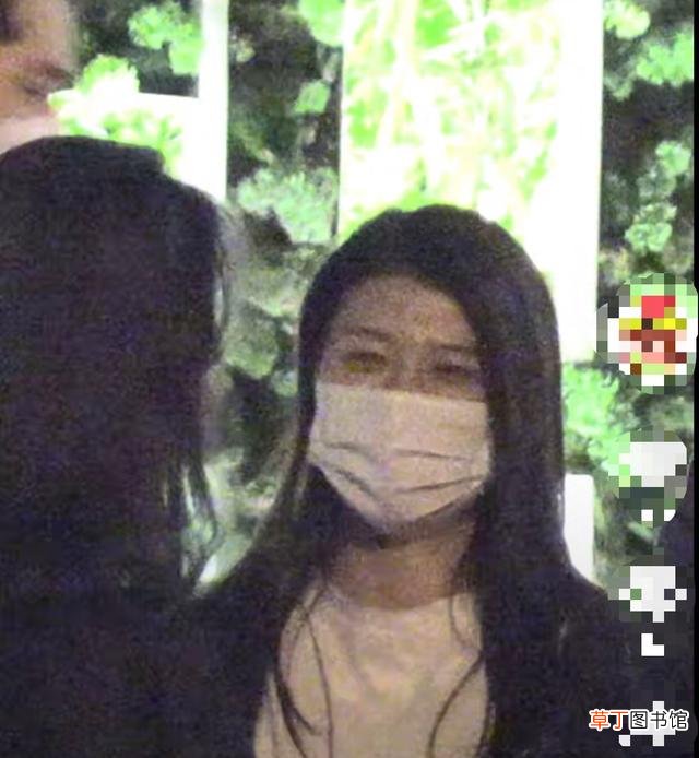 黄轩与女友罕同框，女方被指神似陈妍希