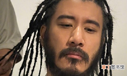 周杰伦为王力宏庆生,王力宏45岁生日脏辫络腮胡出镜