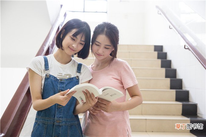 服装设计师学什么专业