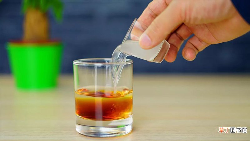 碱溶液和碱性溶液的区别